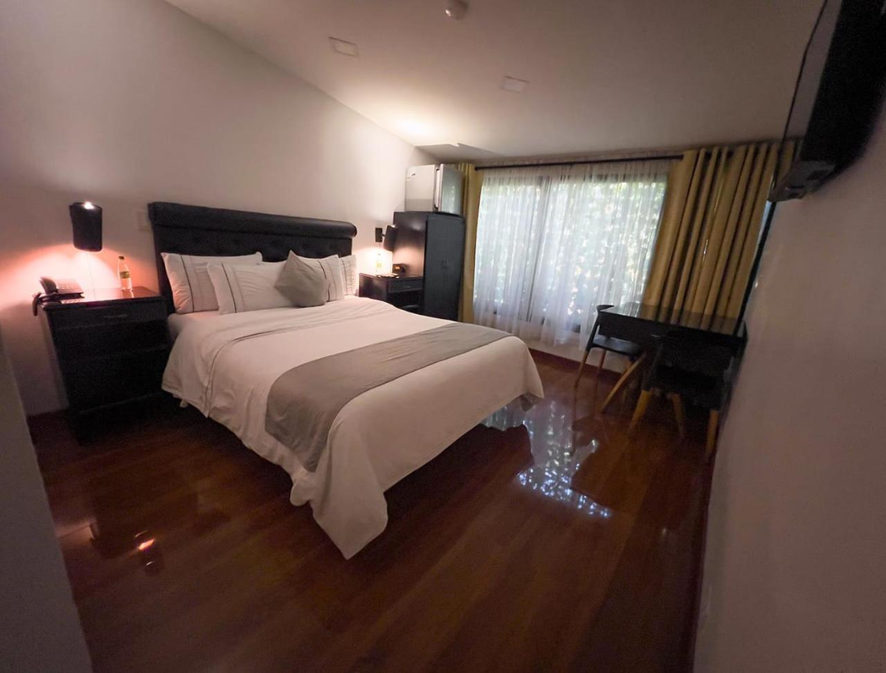 Hotel Veler Restaurante ميديلين المظهر الخارجي الصورة
