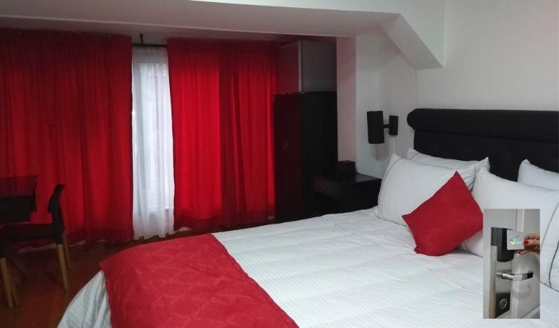 Hotel Veler Restaurante ميديلين المظهر الخارجي الصورة