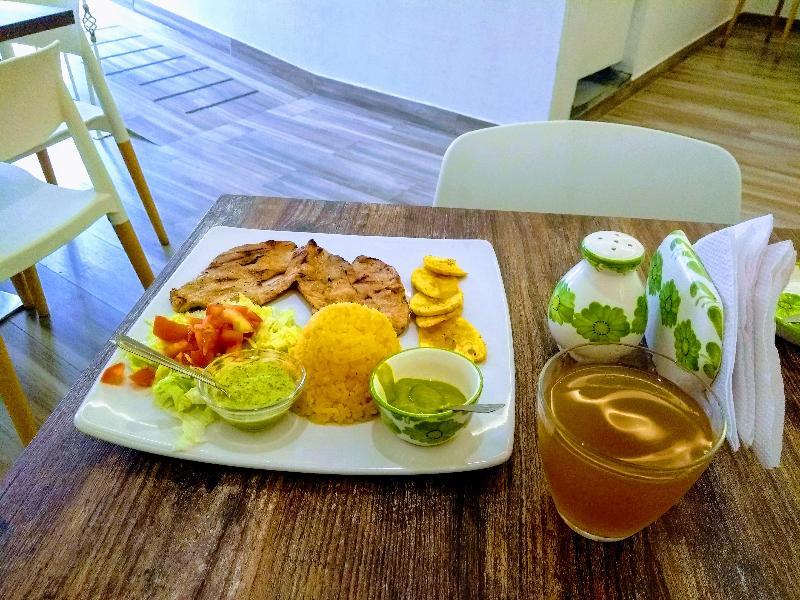 Hotel Veler Restaurante ميديلين المظهر الخارجي الصورة